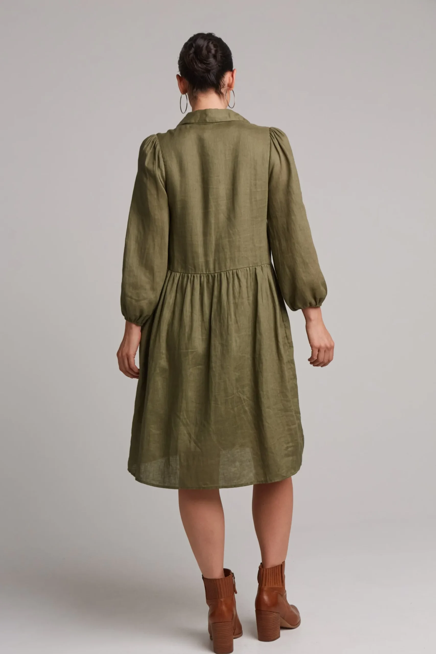 ebive_studio_midi_shirt_d_2-1.webp Dresses-EB&IVE STUDIO MIDI SHIRT DRESS KHAKI