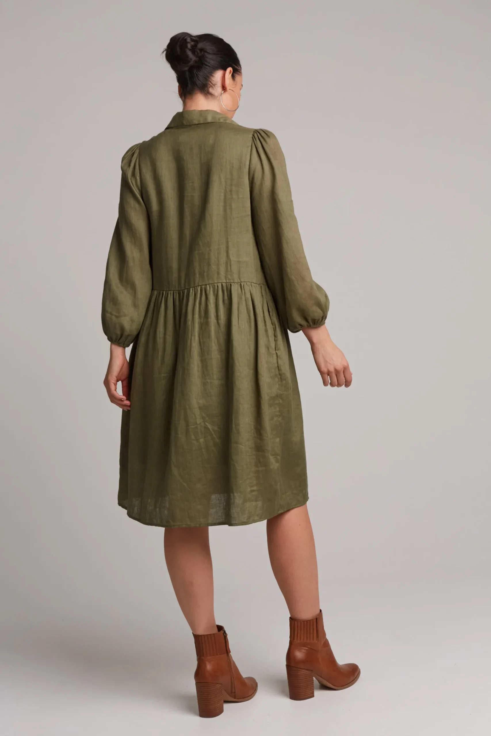 ebive_studio_midi_shirt_d_3-1.webp Dresses-EB&IVE STUDIO MIDI SHIRT DRESS KHAKI