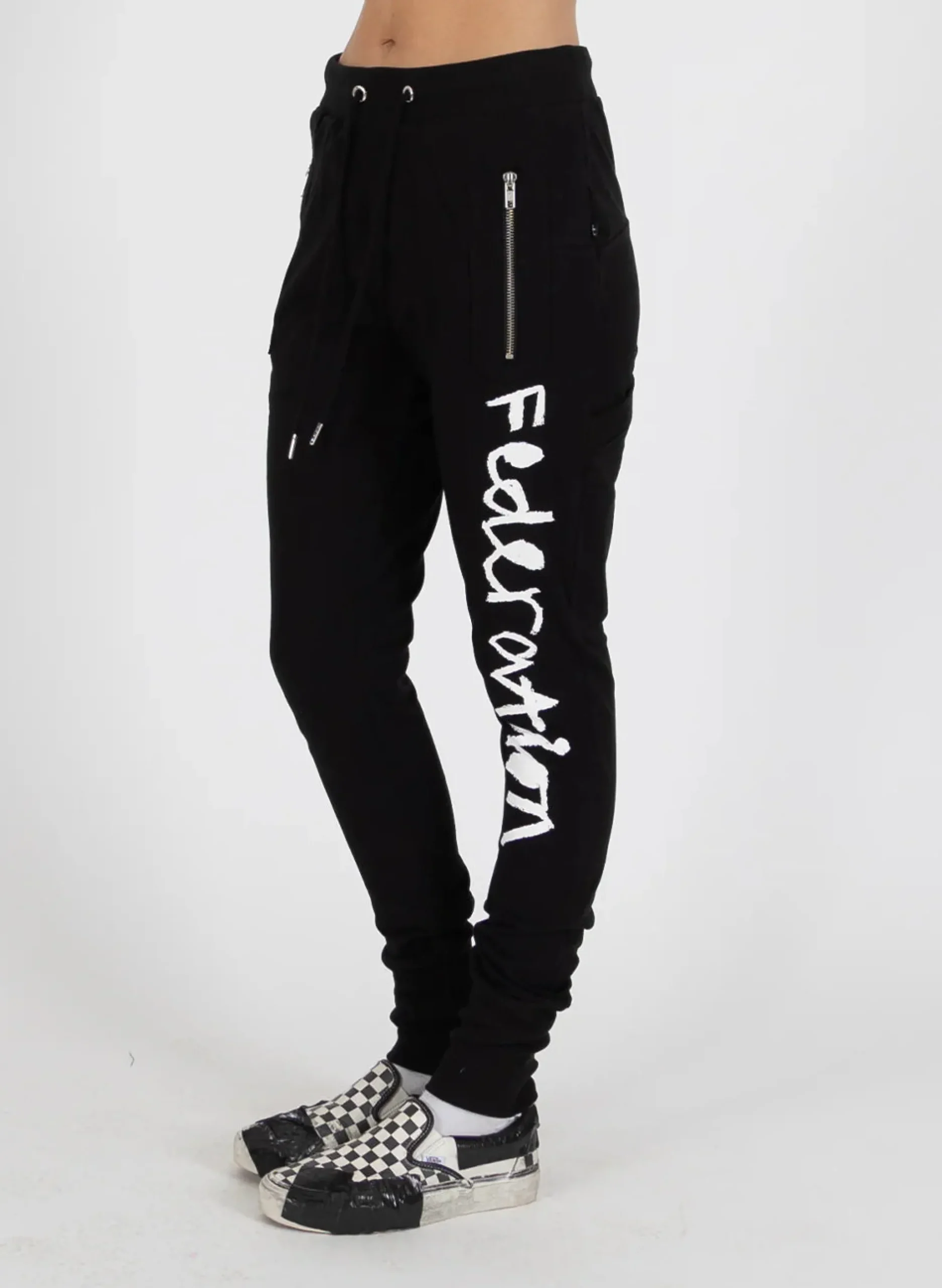 federation__escape_tracki_0.webp Pants-FEDERATION +. ESCAPE TRACKIE CRAYON BLACK