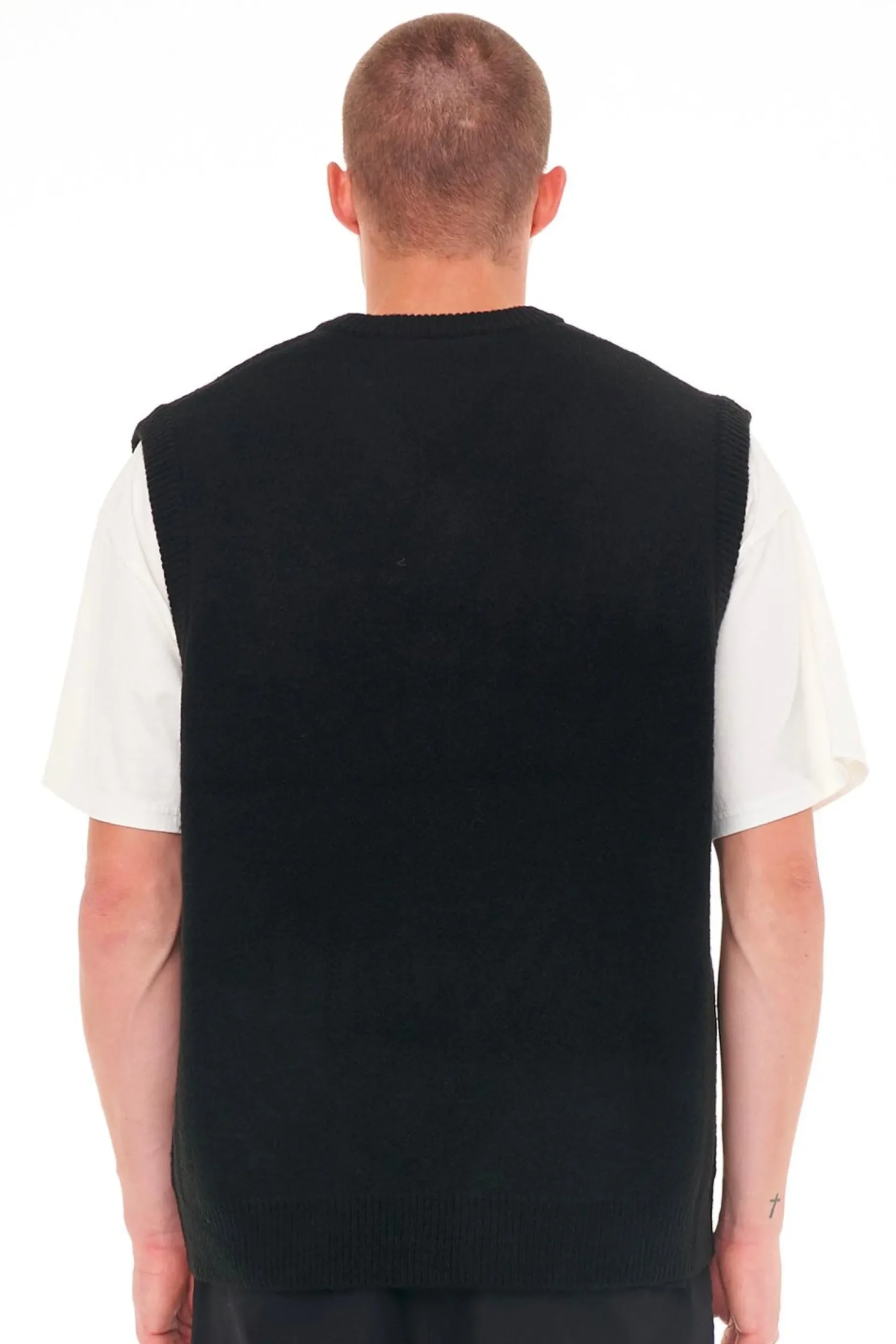 huffer_anglo_knit_vest_bl_2.webp Sweaters & Knitwear-HUFFER ANGLO KNIT VEST BLACK