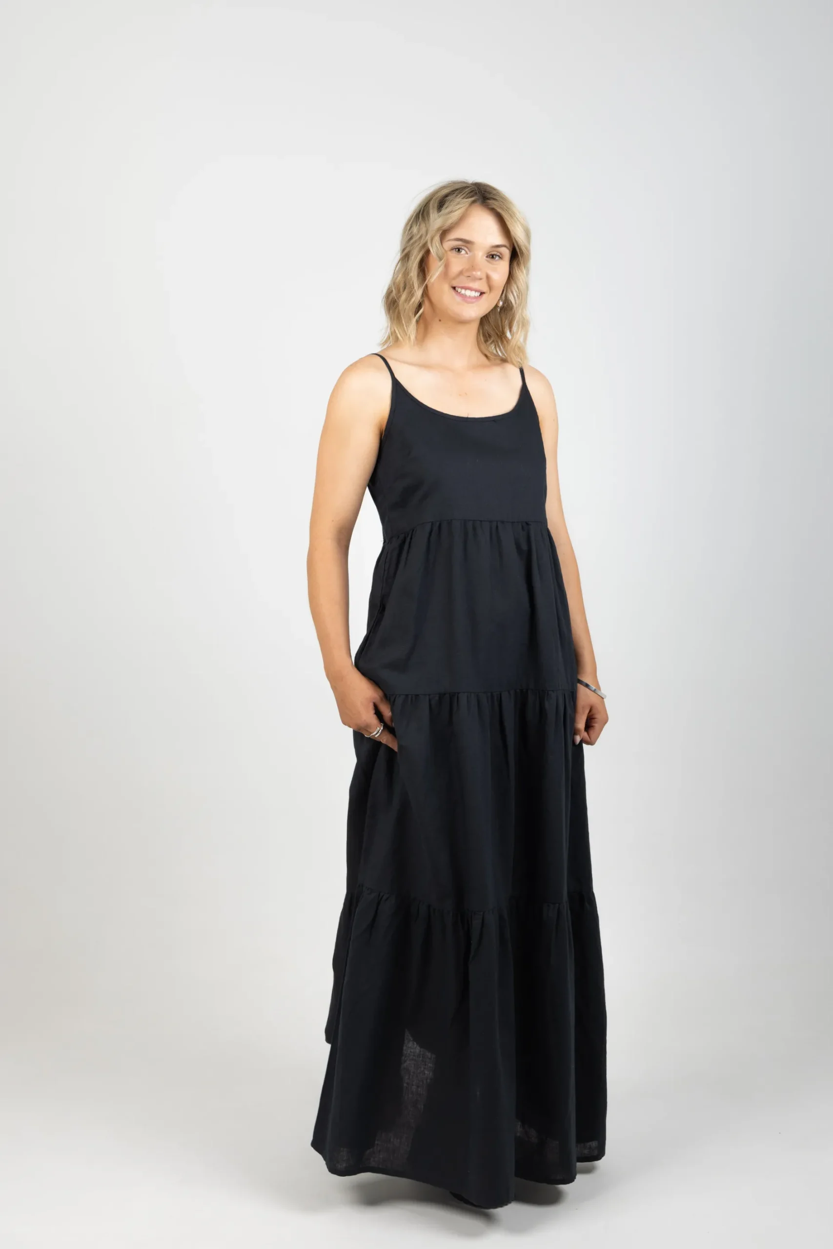 huffer_linin_resort_dress_1.webp Dresses-HUFFER LIN-IN RESORT DRESS BLACK