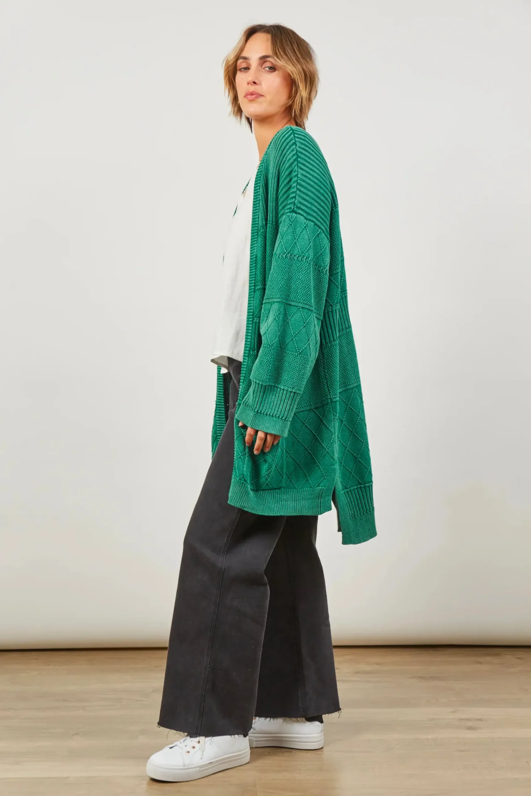 isle_of_mine_metro_cardig_3-1.webp Sweaters & Knitwear-ISLE OF MINE METRO CARDIGAN HUNTER