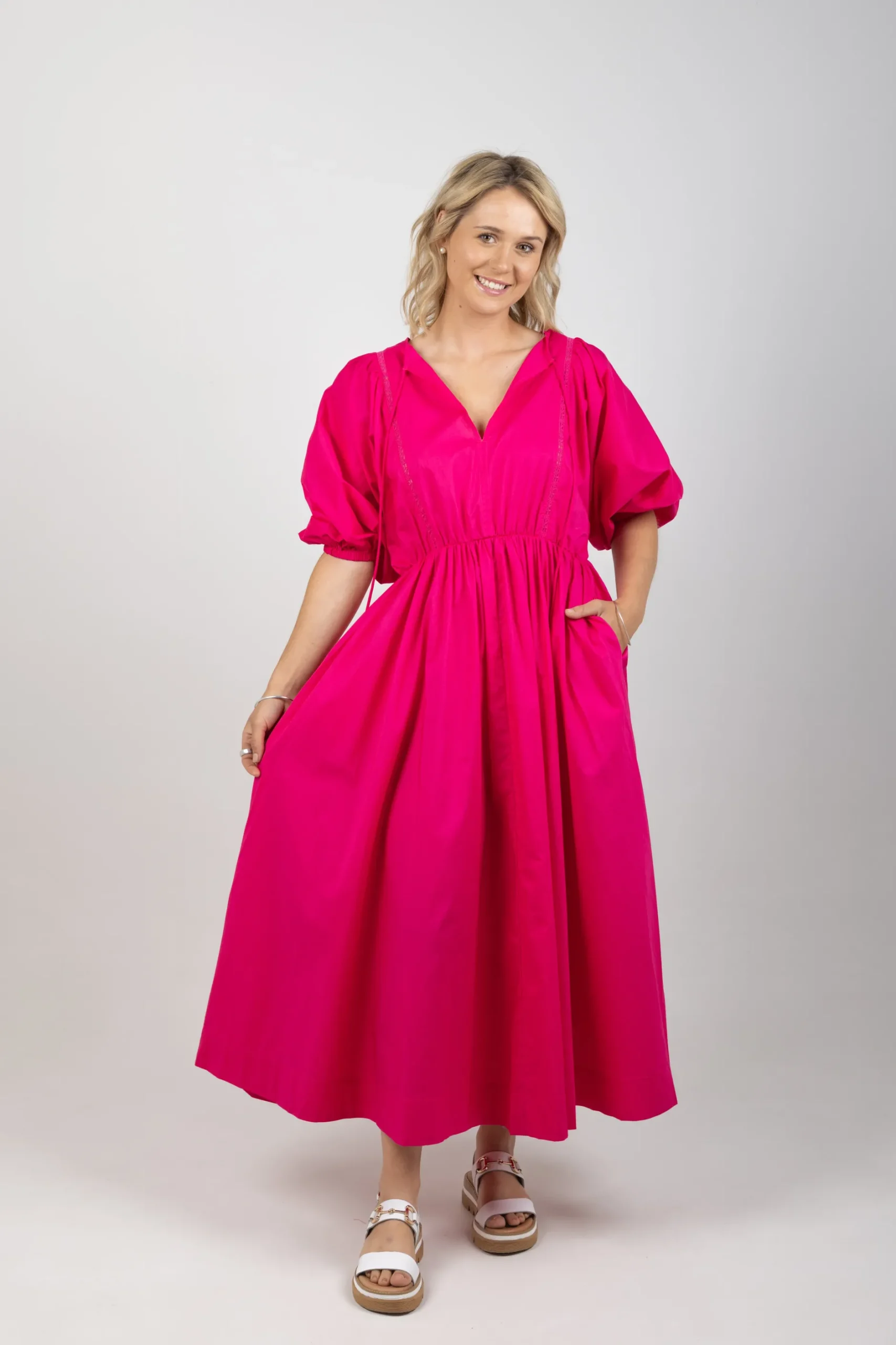 isle_of_mine_remi_maxi_ra_0.webp Dresses-ISLE OF MINE REMI MAXI RASPBERRY