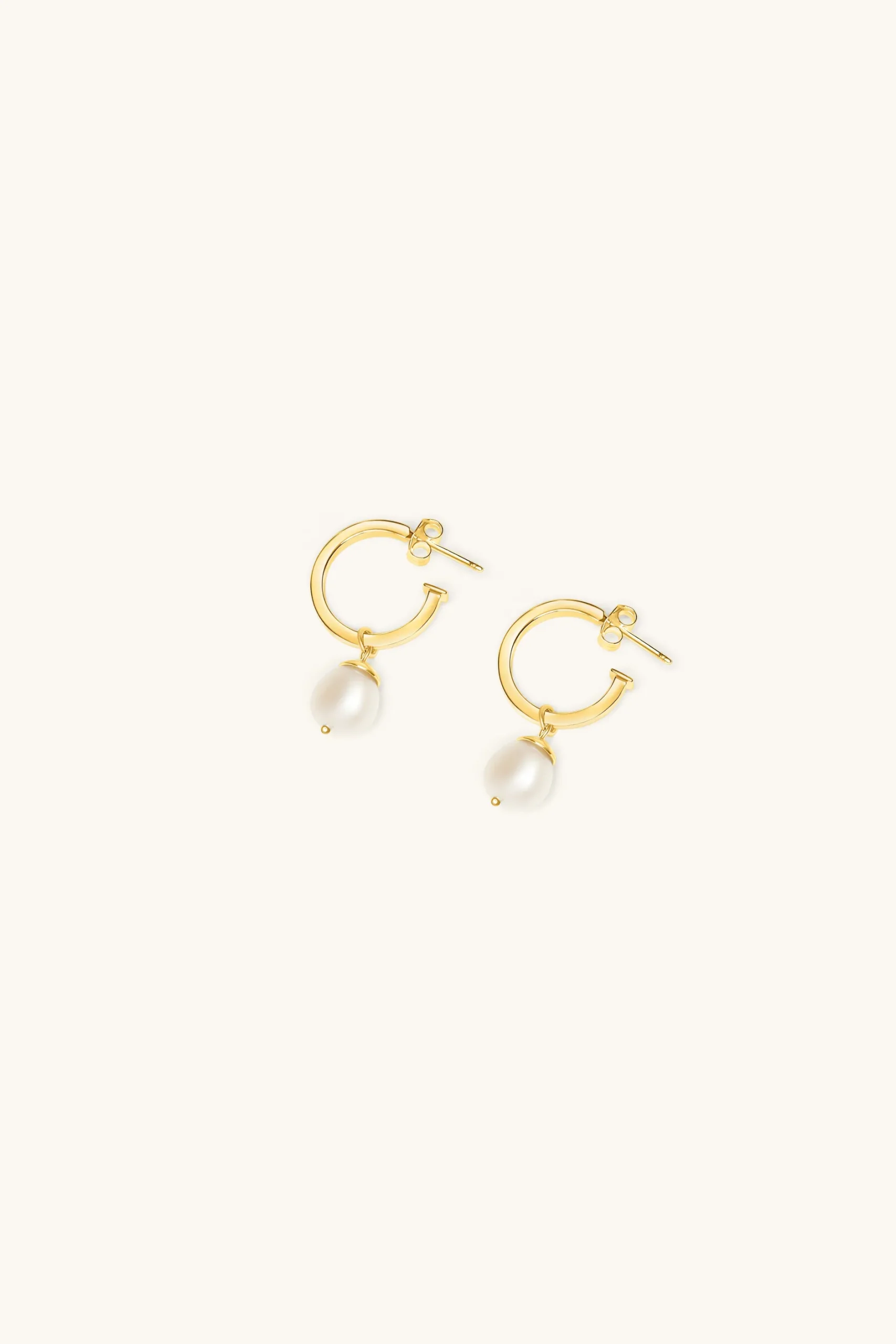 pretty_pearl_hoop_earring_1.webp Freshwater Pearls | 18Kt Gold Plated-BLANK SPACE. PRETTY PEARL HOOP EARRINGS 18KT GOLD