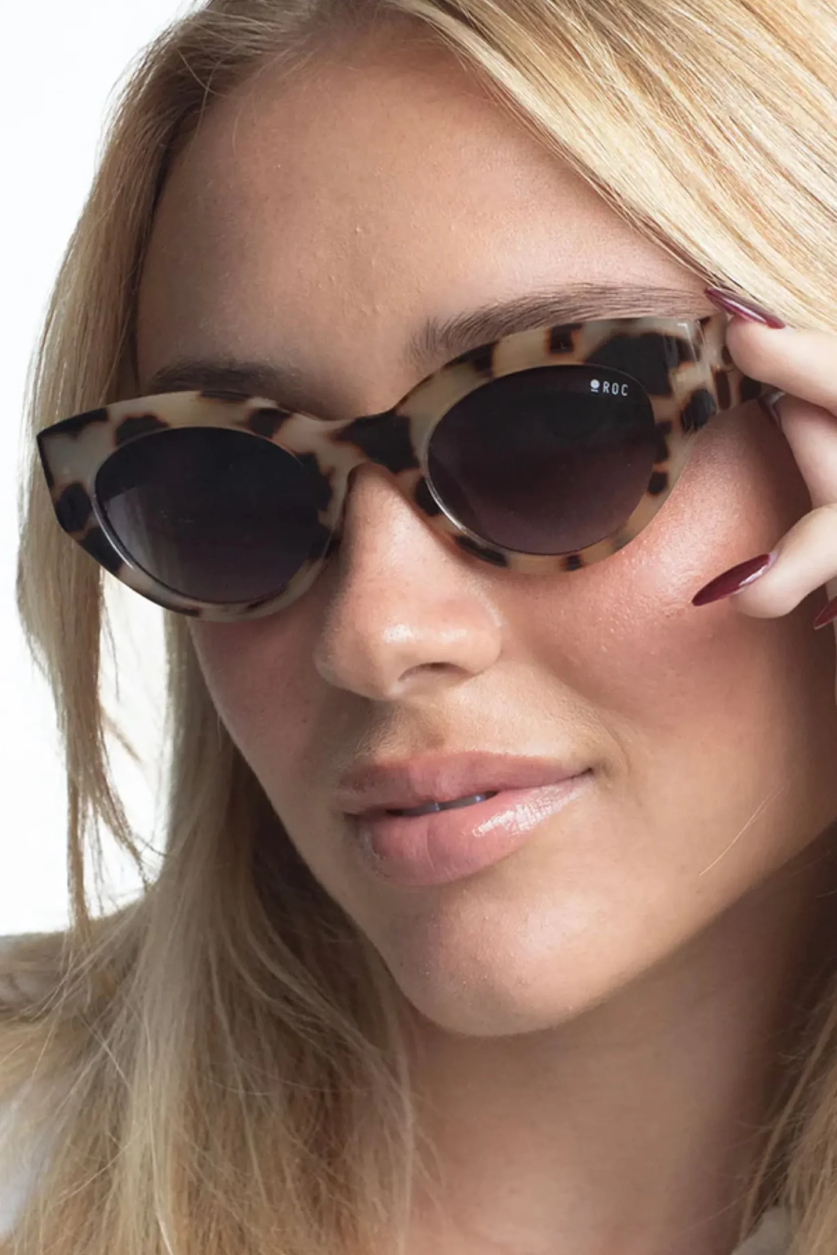 roc_eyewear_hibiscus_sung_3.webp Sunglasses-ROC EYEWEAR HIBISCUS SUNGLASSES - MILKY TORT