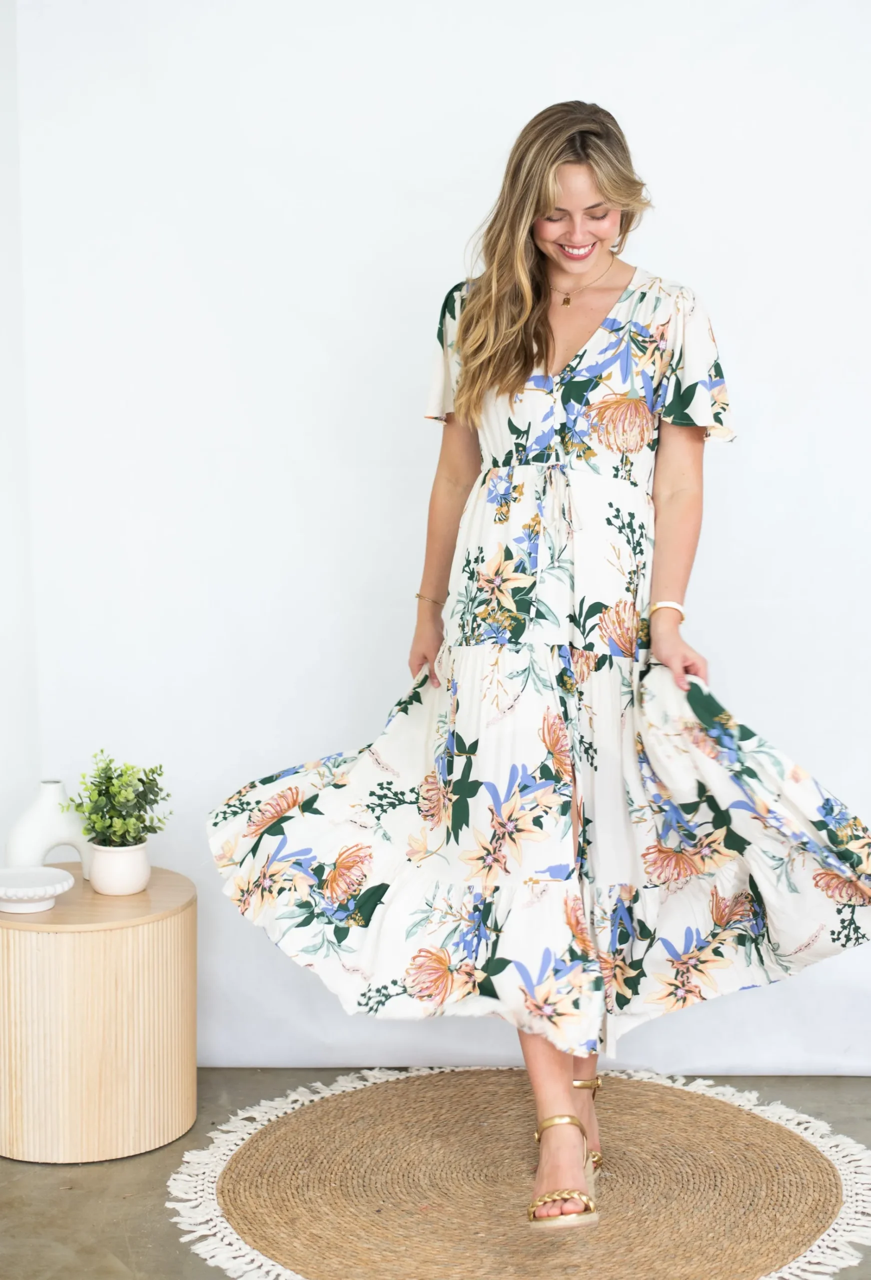 silver_wishes_selma_maxi__2.webp Dresses-SILVER WISHES SELMA MAXI DRESS CREAM FLORAL