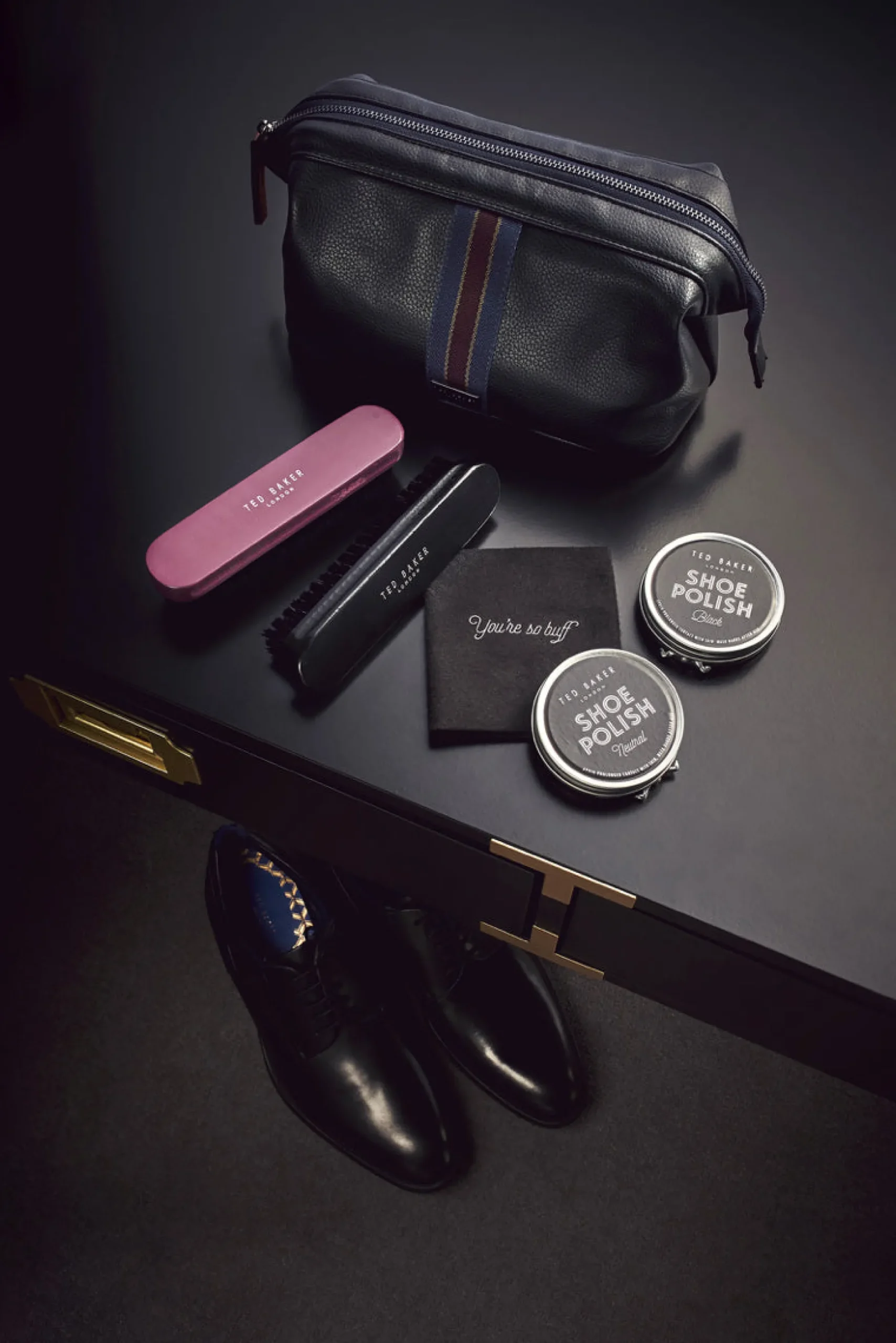 ted_baker_shoe_shine_kit__3.webp Gifts-TED BAKER SHOE SHINE KIT BAG