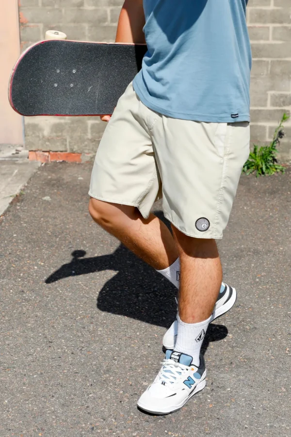 Shorts-VOLCOM CENTER TRUNK 17 OYSTER GREY
